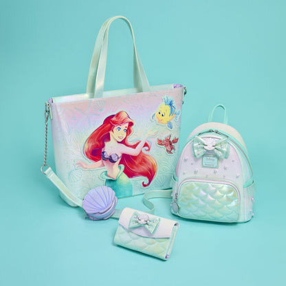 Mochila Iridescent Pearl La Sirenita Disney Loungefly 26cm